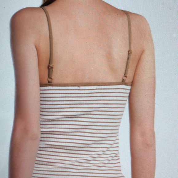 2 Pieces Ribbed Crop Stripe Tank Tops - Picture 6 of 8